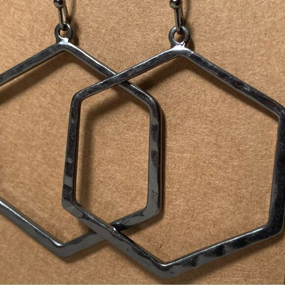 Black nickel Geometric Hexagon earrings - Picture 2 of 3